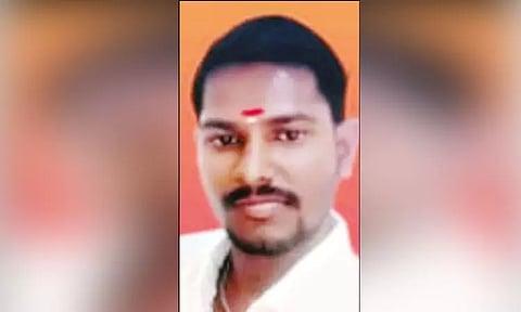 'பேய்கள் என்னை அழைக்கின்றன' உருக்கமான கடிதம் எழுதி விட்டு உயிரை மாய்த்த தொழிலாளி