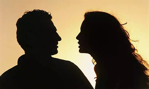 இயற்கைக்கு மாறான உறவுக்கு அழைத்து தொல்லை.. கணவர் மீதான வழக்கை ரத்து செய்ய கோர்ட்டு மறுப்பு