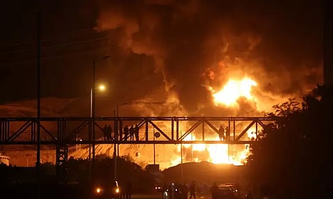 ஈரான் - இஸ்ரேல் அதிகரிக்கும் போர்ப் பதற்றம்: டெஹ்ரானில் பற்றி எரியும் எண்ணெய் கிடங்கு