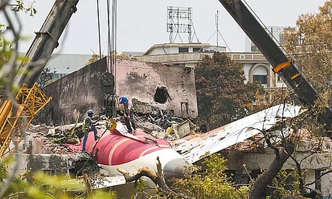 சோகத்தை ஏற்படுத்திய விமான விபத்து: அடையாளம் காணப்பட்ட உடல்கள் குடும்பத்தாரிடம் இன்று ஒப்படைப்பு