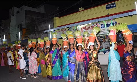 வைகாசி திருவிழா: ஜெனகை மாரியம்மன் கோவிலில் முளைப்பாரி ஊர்வலம்