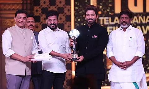தெலங்கானா திரைப்பட விருது விழா: "சிறந்த நடிகர்" விருது பெற்ற அல்லு அர்ஜுன்