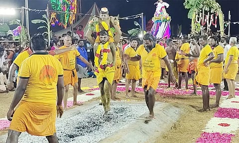 தாமரைப்பாக்கம் கங்கையம்மன் கோவிலில் தீமிதி திருவிழா