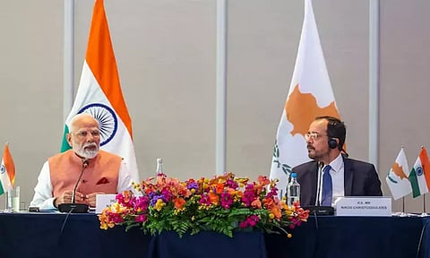 சைப்ரஸ் நாட்டின் உயரிய விருது வழங்கி பிரதமர் மோடிக்கு கவுரவம்