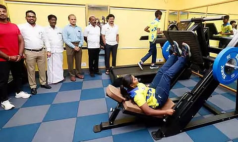 வேளச்சேரியில் அமைக்கப்பட்டுள்ள அதி நவீன உடற்பயிற்சி கூடம்: உதயநிதி ஸ்டாலின் திறந்து வைத்தார்