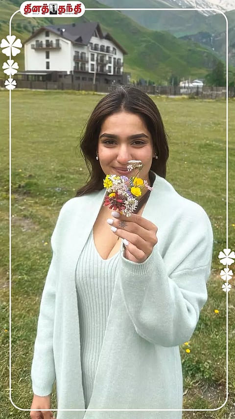 Credit : Instagram@_saniya_iyappan_