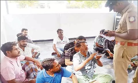 திருப்பூரில் சட்ட விரோதமாக தங்கி இருந்த வங்கதேசத்தினர் 26 பேர் கைது