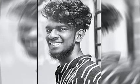 நாட்டு வெடிகுண்டு வீசி பிறந்தநாள் கொண்டாடிய வாலிபர்.. அடுத்து நடந்த சம்பவம்