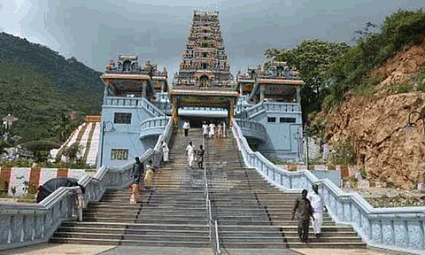 மருதமலை முருகன் கோவிலில் பக்தர்கள் பயன்பாட்டிற்காக லிப்ட் வசதி