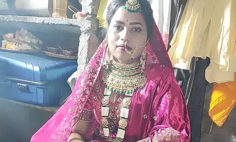 வரதட்சணை கொடுமை: புதுப்பெண்ணை கொன்று தற்கொலை நாடகமாடிய கணவன் குடும்பத்தினர்