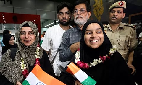 ஆபரேஷன் சிந்து: ஈரானில் இருந்து மேலும் 256 இந்தியர்கள் பத்திரமாக மீட்பு