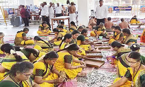 திருச்செந்தூர் கோவில் உண்டியல் மூலம் ரூ.2.59 கோடி பணம், 1½ கிலோ தங்கம், 17 கிலோ வெள்ளி வருவாய்