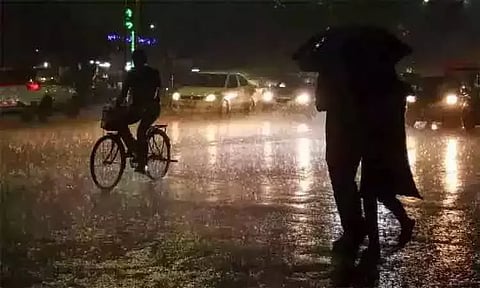 காலை 4 மணி வரை மழைக்கு வாய்ப்புள்ள மாவட்டங்கள்