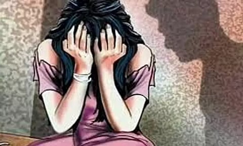 கால் ஆபரேஷனுக்காக சென்ற 15 வயது சிறுமி கற்பழிப்பு