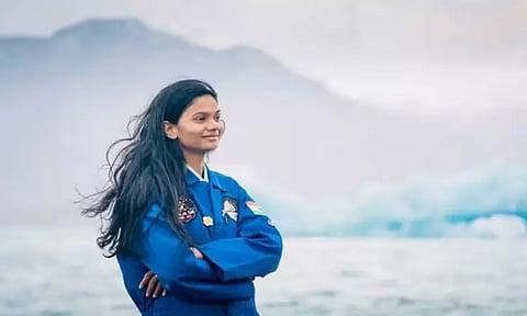 விண்வெளிக்கு செல்லும் ஆந்திர இளம்பெண்