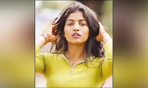 'ரீல்ஸ்' வீடியோவுக்கு காதலன் எதிர்ப்பு... கல்லூரி மாணவி எடுத்த விபரீத முடிவு