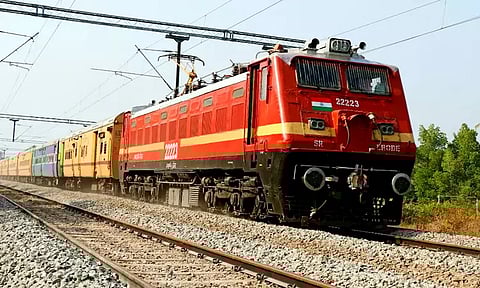 பாலருவி எக்ஸ்பிரஸ் ரெயிலில் ஏ.சி. பெட்டி இணைப்பு