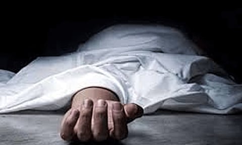 ஸ்கேன் செய்து பாலினத்தை கண்டறிந்து, சிசுவை கலைக்க டார்ச்சர்: மகளுடன் கர்ப்பிணி தற்கொலை