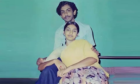 இந்த படத்தில் இருப்பவர்களில் ஒருவர் அமைச்சர், இன்னொருவர் எம்.பி. - யார் தெரிகிறதா..?