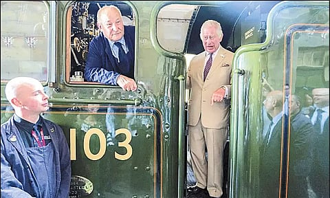 இங்கிலாந்தில் மன்னர் பரம்பரை ரெயில் சேவை நிறுத்தம்