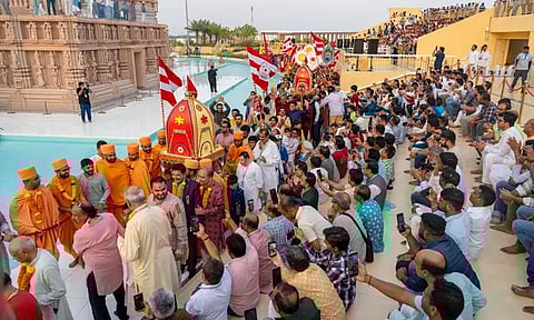 அபுதாபி இந்து கோவிலில் ரத யாத்திரை - திரளான பக்தர்கள் பங்கேற்பு