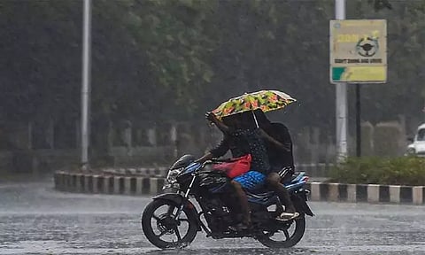 சென்னையில் இன்றும் நாளையும் இடியுடன் கூடிய மழைக்கு வாய்ப்பு