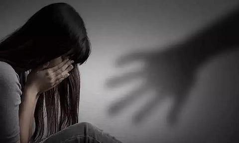 16 வயது சிறுமியை பாலியல் வன்கொடுமை செய்த காவல் அதிகாரி?