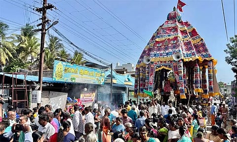பிரம்மோற்சவ விழா: நாகூ நாகநாதசுவாமி கோவிலில் தேரோட்டம்
