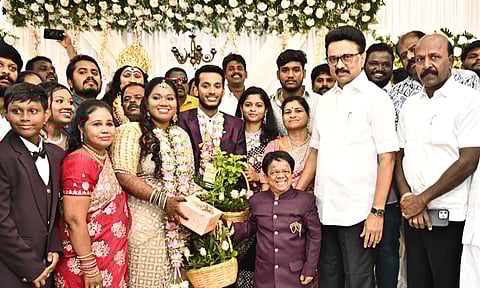 நடிகர் கிங்காங்கின் இல்லத் திருமண நிகழ்ச்சி: மணமக்களை வாழ்த்திய மு.க.ஸ்டாலின்