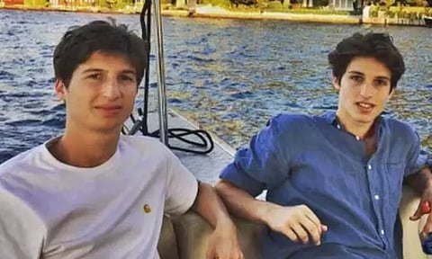 அரசியல் களம் காணும் இம்ரான் கான் மகன்கள்? தந்தைக்கு ஆதரவாக போராட்டம்