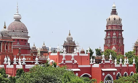 தமிழகத்தில் பிடிவாரண்டு நிலுவையில் உள்ள வழக்குகள் எத்தனை? டிஜிபிக்கு சென்னை ஐகோர்ட்டு கேள்வி