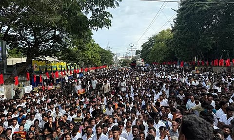 கோவையில் எடப்பாடி பழனிசாமியை கண்டித்து திமுகவினர் ஆர்ப்பாட்டம்