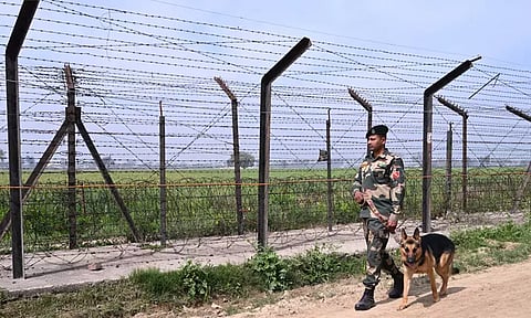 இந்திய எல்லையில் அத்துமீறி நுழைய முயன்ற வங்காளதேச நாட்டினர் 26 பேர் கைது