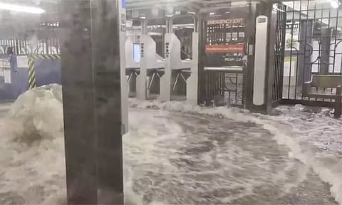 அமெரிக்காவில் கனமழை; மெட்ரோ ரயில் நிலையத்திற்குள் புகுந்த வெள்ளம்