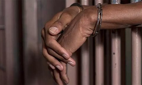 வள்ளியூரில் தங்க நகைக்காக மூதாட்டி கொலை: பெண் வேடமிட்ட வாலிபர் கைது