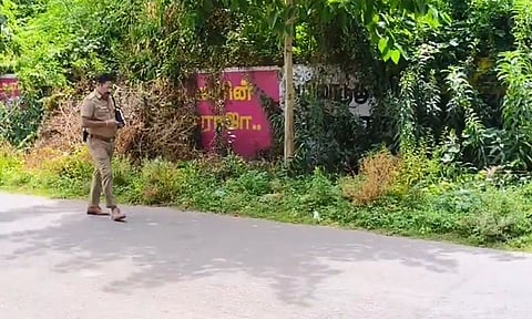 முன்னறிவிப்பின்றி திரும்பப் பெறப்பட்ட கார்? காவல் நிலையத்திற்கு 1 கி.மீ தூரம் நடந்து சென்ற டிஎஸ்பி