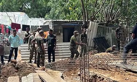 சென்னை: அனுமதியின்றி நடைபெற்ற கோயில் விரிவாக்கப் பணியை தடுத்த ராணுவத்தினர்