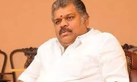 மதுக்கடைகளை மூடும் அறிவிப்பை உடனே வெளியிட வேண்டும் - ஜி.கே.வாசன்