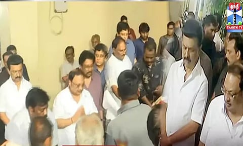 கருணாநிதியின் மூத்த மகன் மு.க.முத்துவின் உடல் தகனம்