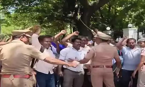 சென்னை: பகுதிநேர ஆசிரியர்கள் போராட்டம் தற்காலிகமாக ஒத்திவைப்பு