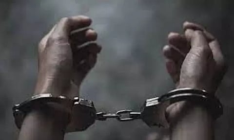 தலையை துண்டித்து விவசாயி கொல்லப்பட்ட சம்பவம்: வாலிபர் கைது