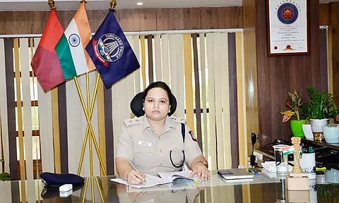 தேனி மாவட்டத்தின் 2-வது பெண் போலீஸ் சூப்பிரண்டாக சினேகா பிரியா பதவி ஏற்பு