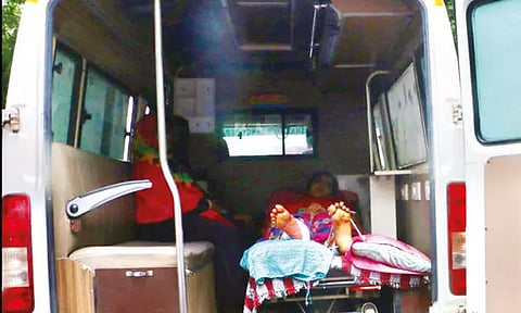 வரதட்சணை கொடுமை.. மனைவியை மாடியில் இருந்து தள்ளிவிட்ட புகாரில் ஏ.சி. மெக்கானிக் கைது