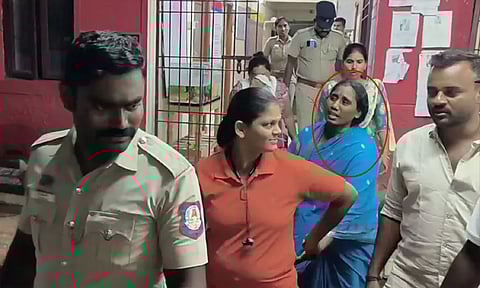 கள்ளக்காதலனோடு சேர்ந்து கணவரை கொன்ற மனைவி கைது