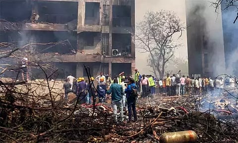 அகமதாபாத் விமான விபத்து; இங்கிலாந்தை சேர்ந்த 2 பேரின் உடல்கள் மாறி வந்ததாக உறவினர்கள் குற்றச்சாட்டு