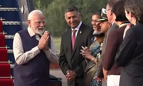 இங்கிலாந்து சென்றடைந்தார் பிரதமர் மோடி: உற்சாக வரவேற்பு