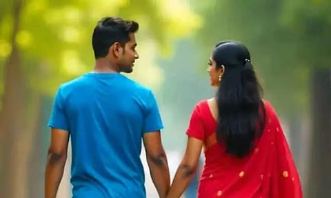 கணவரை பிரிந்த 38 வயது பெண்...ஆசைவார்த்தை கூறி அழைத்து சென்று கல்லூரி மாணவருடன் உல்லாசம்