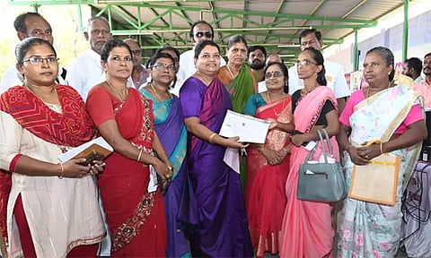 தூத்துக்குடியில் உங்களுடன் ஸ்டாலின் திட்ட முகாம்: அமைச்சர் கீதாஜீவன் ஆய்வு