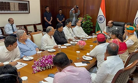 நாடாளுமன்றத்தை சுமுகமாக நடத்த அனைத்துக்கட்சி கூட்டத்தில் ஒருமித்த முடிவு