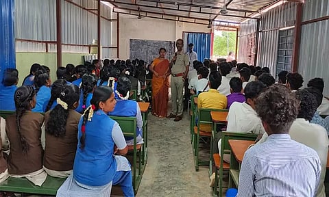 நெல்லையில் கல்லூரி மாணவர்களிடம் பெண்கள் பாதுகாப்பு குறித்து விழிப்புணர்வு